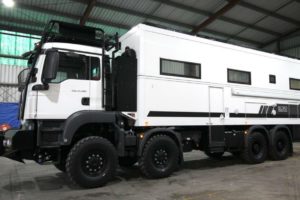 SLRV Commander 8x8 Camper