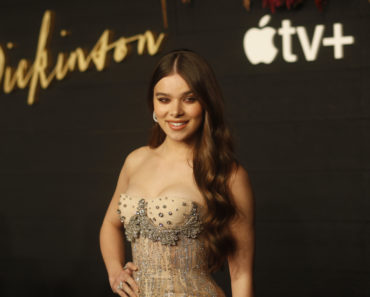 How Hailee Steinfeld Achieved a Net Worth of $10 Million