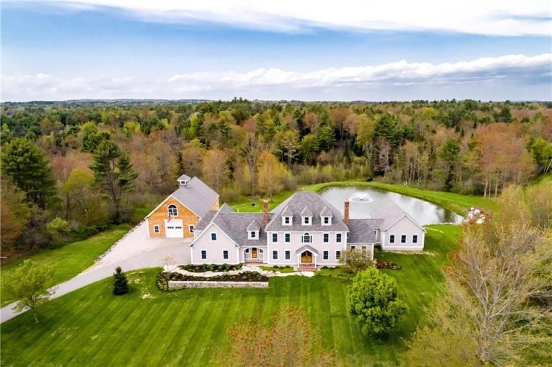 The 30 Richest Places to Live in Maine: High-Income Communities and Luxury Markets