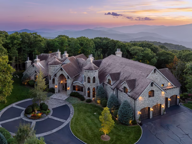 The 30 Best Suburbs in North Carolina: Top Family-Friendly Communities