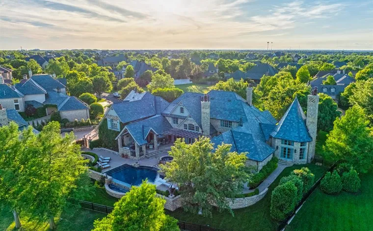 The 30 Richest Neighborhoods in the Central U.S.: Wealth in America’s Heartland