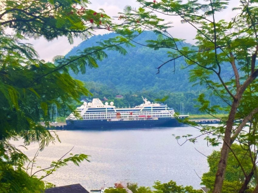 Cruising on Azamara Pursuit from Mauritius to Singapore