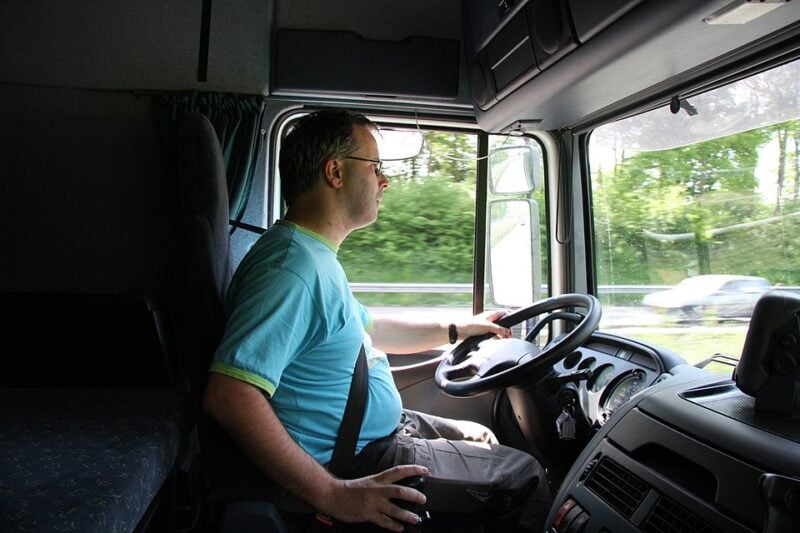 How Much Can an Owner-Operator Trucking Business Make Per Year?