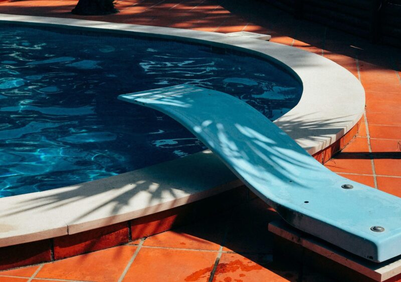 The Real Cost of Heating a Pool, and the Cheapest Way to Cut It